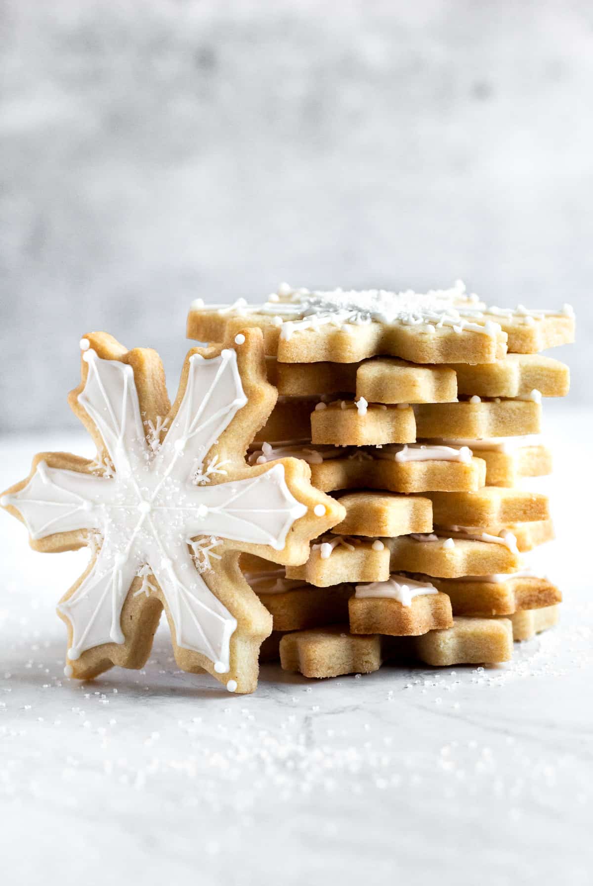 red snowflake sugar cookies