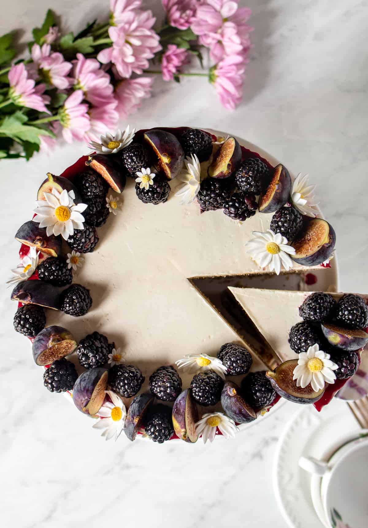 Chocolate cake with creamy blackberry filling and chocolate ganache -  Historias del Ciervo by Julian Angel