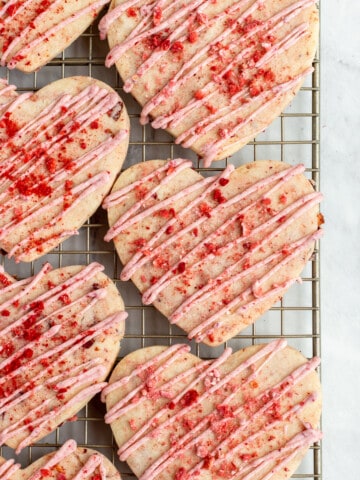 strawberry shortbread cookies on cooling rack