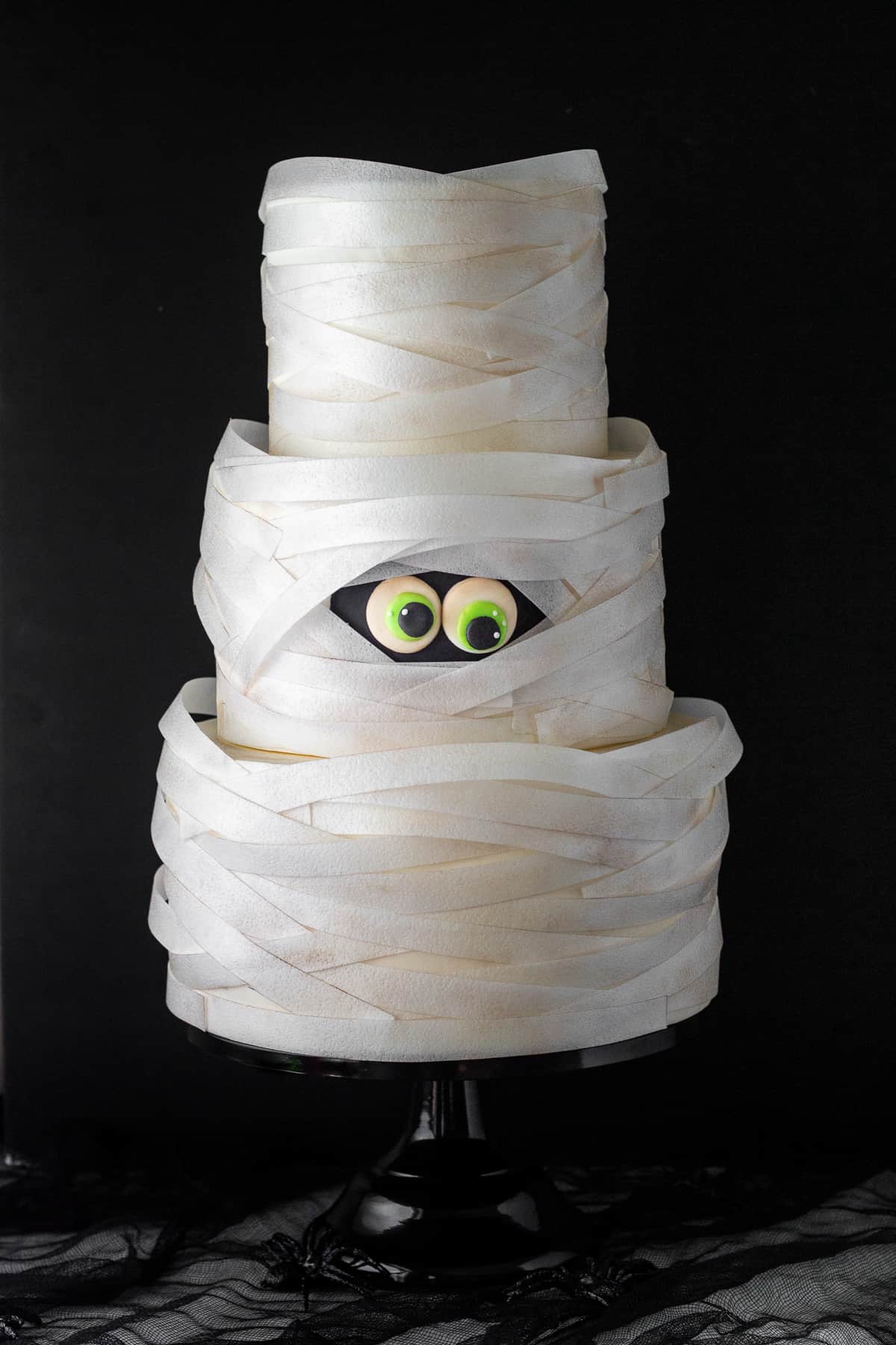 finished mummy cake